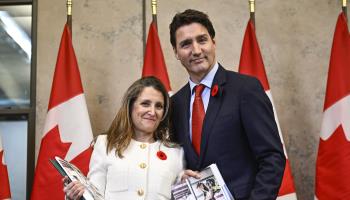 Justin Trudeau and Chrystia Freeland with copies of the Fall Economic Statement, Ottawa, November 3, 2022 (Canadian Press/Shutterstock)