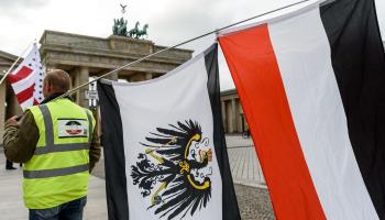 Reichsbürger rally with imperial war flags in Berlin (snapshot-photography/F Boillot/Shutterstock)