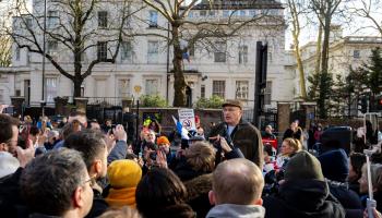 Former Yukos tycoon Mikhail Khodorkovsky addresses a rally outside the Russian embassy in support of Ukraine, London, February 25 (Stephen Chung/LNP/Shutterstock)