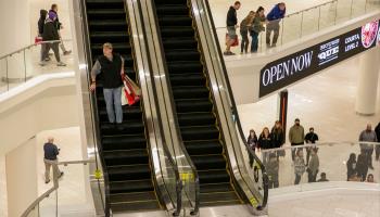 US shopping mall (Sarah Yenesel/EPA-EFE/Shutterstock)