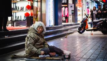 A beggar in Kunming, China (Shutterstock)