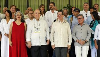 Peace talk participants pose for a group photo in Havana, Cuba, May 2, 2023 (Ernesto Mastrascusa/EPA-EFE/Shutterstock)