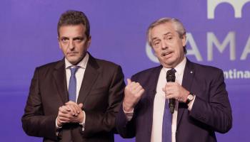 Economy Minister Sergio Massa (l) and President Alberto Fernandez (Esteban Osorio/Shutterstock)