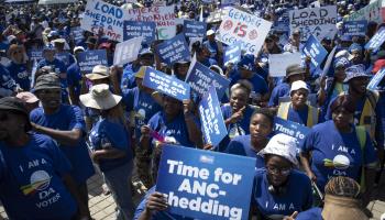 Supporters of the opposition DA protest outside the ANC head offices, January 25, 2023. (Kim Ludbrook/EPA-EFE/Shutterstock)