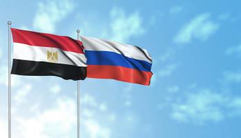 Egyptian and Russian flags (Shutterstock)