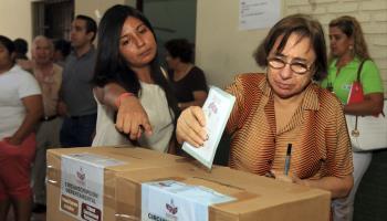 A woman casting her vote in Bolivia's last judicial elections, in 2017 (Juan Carlos Torrejon/EPA-EFE/Shutterstock)