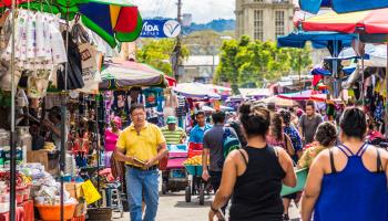 A busy market in San Salvador (Shutterstock)