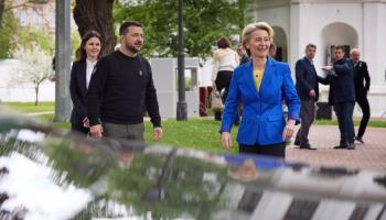 Ukrainian President Volodymyr Zelensky meets with European Commission President Ursula von der Leyen (APAImages/Shutterstock)