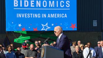 President Joe Biden talks about hydrogen energy in a speech at the Tioga Marine Terminal in Philadelphia, October 13, 2023 (Shutterstock)