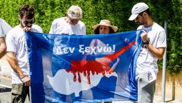 A group of Cypriots hold a banner reading “I don’t forget”, 20 July 2024 (Kostas Pikoulas/NurPhoto/Shutterstock)