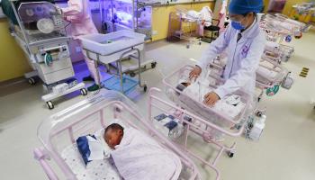 Newborn babies in a Chinese hospital neonatal care centre (SheldonCooper/SOPA Images/Shutterstock)

