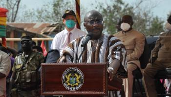 Vice President Mahamadu Bawumia speaks at a road construction site, March 2022 (Xinhua/Shutterstock)