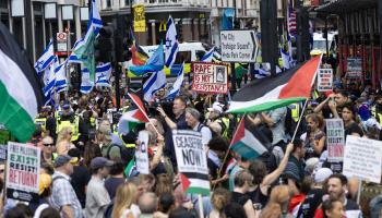 Pro-Israeli and pro-Palestinian protests in London (Akira Suemori/Shutterstock)