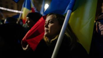 A pro-European rally in Bucharest, December 2024 (Andrei Pungovschi/Getty Images)

